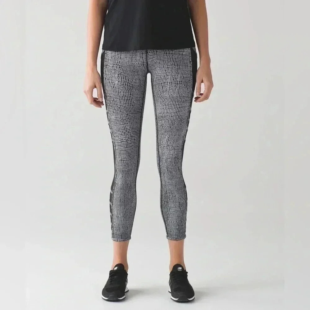 lululemon athletica legging with mesh sides and pockets